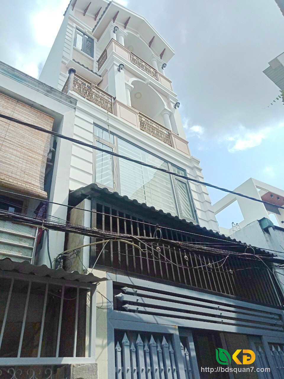 Bán nhà đẹp 2 lầu hẻm 1115 đường Huỳnh Tấn Phát Phường Phú Thuận Quận 7